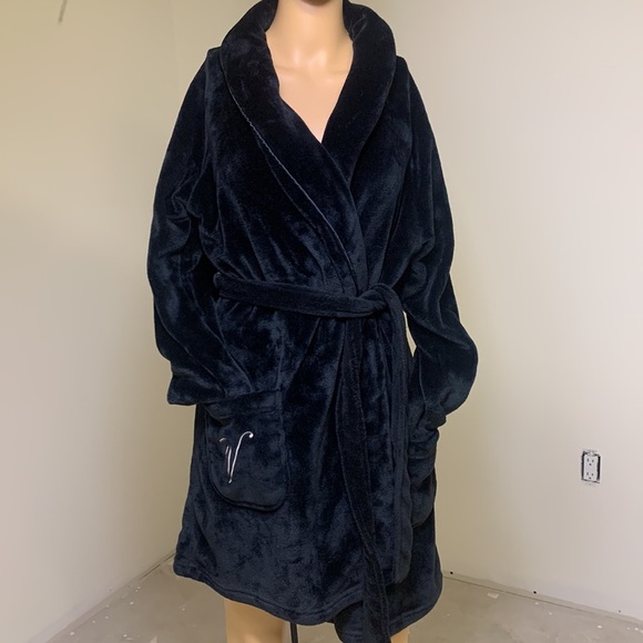 Victoria’s Secret Short Black Plush Belted Robe size M - L - Picture 7 of 10